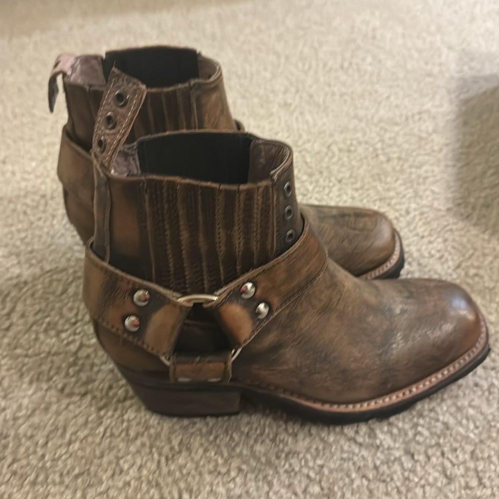Women’s size 6 Freebird Whisky boot - Picture 2 of 7